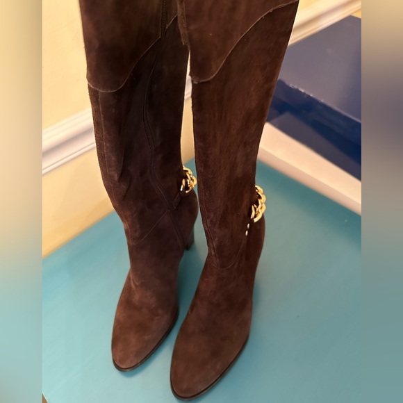 Tahari Dark brown suede heeled boots - Picture 7 of 10